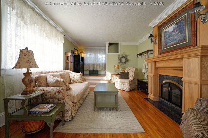 Property Photo:  2612 Kanawha Terrace  WV 25177 