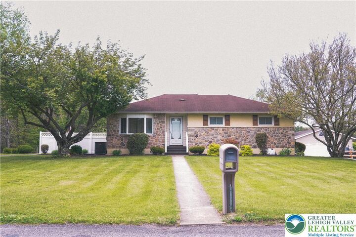 Property Photo:  13 Craig Road  PA 18235 