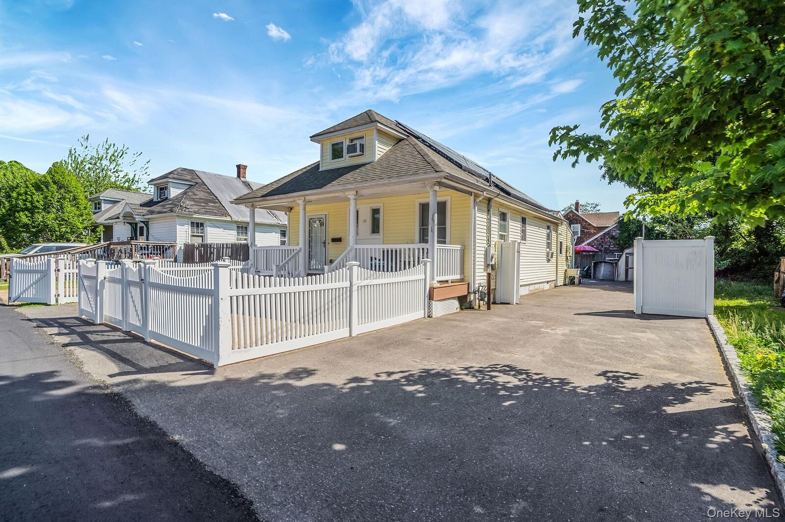 Property Photo:  119 N 1st Avenue  NY 11706 