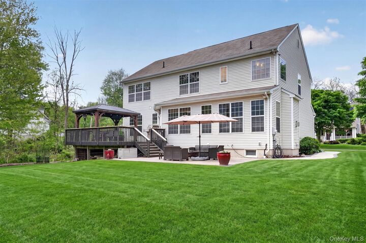Property Photo:  14 Galloway Lane  NY 12586 