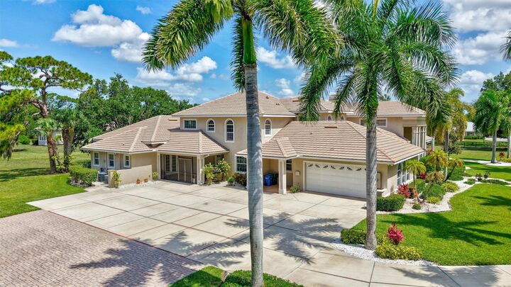 Property Photo:  1045 Fox Creek Drive  FL 34240 