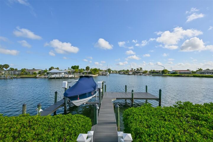 Property Photo:  831 Symphony Isles Boulevard  FL 33572 