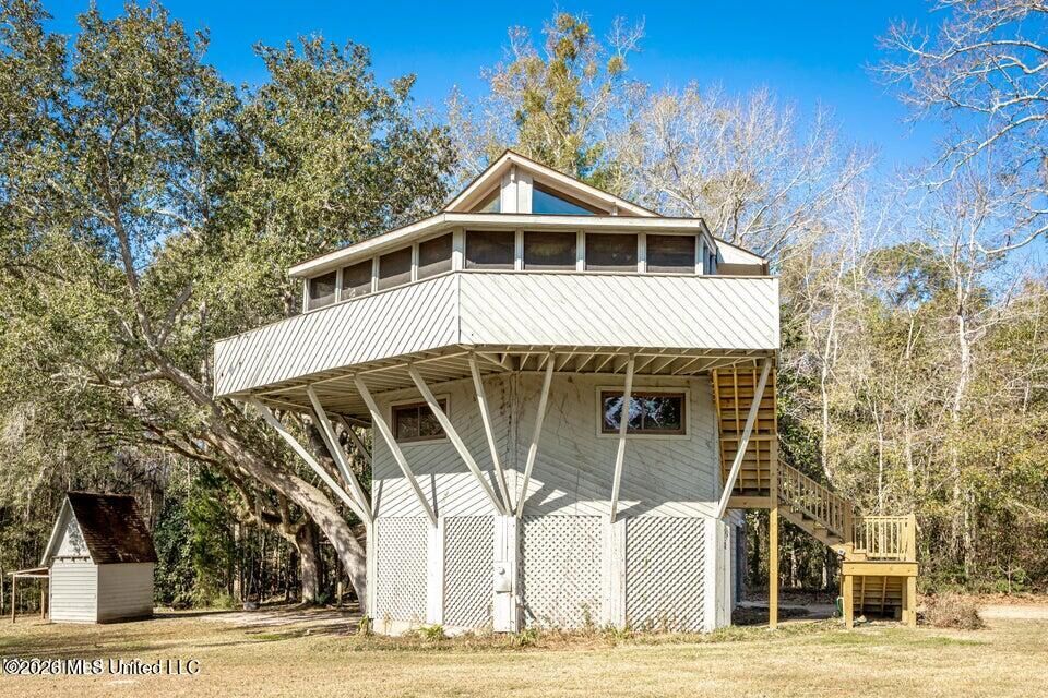 Property Photo:  7417 Bluff Point Road  MS 39553 