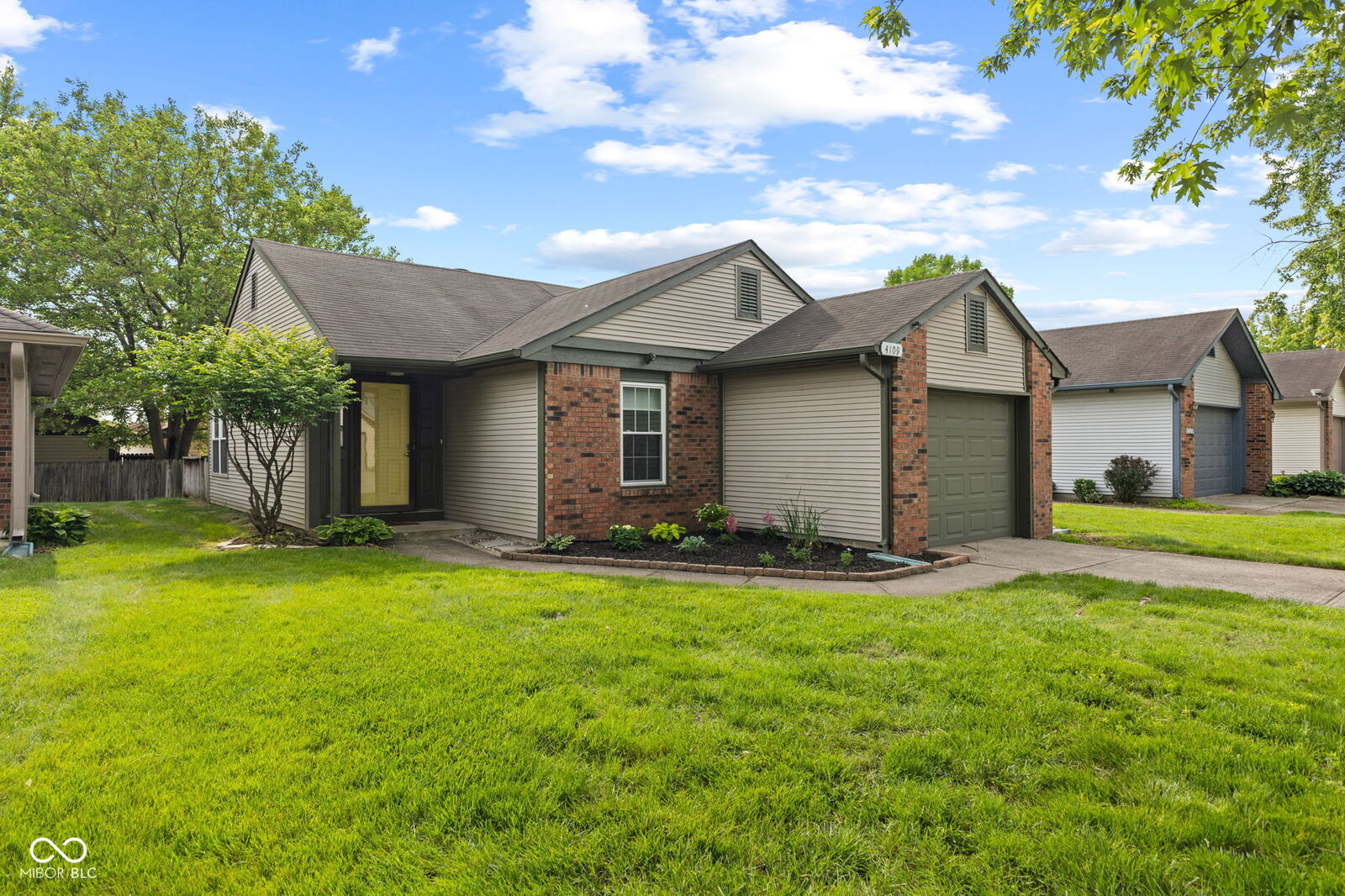 Property Photo:  4109 Eagle Cove East Drive  IN 46254 