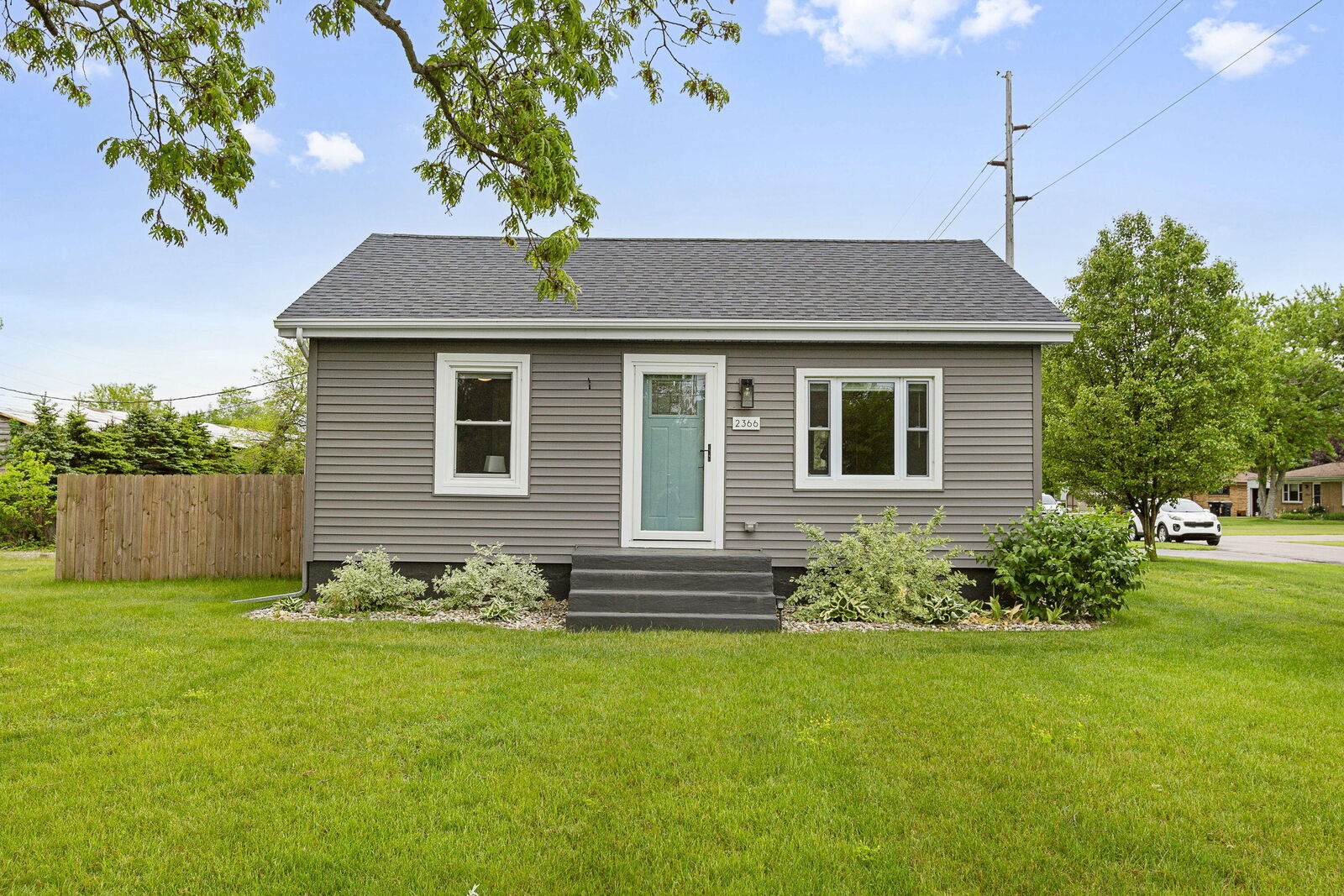 Property Photo: 2366 W Glenlord Road MI 49127