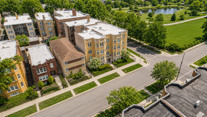 Property Photo:  6201 N Oakley Avenue 2  IL 60659 