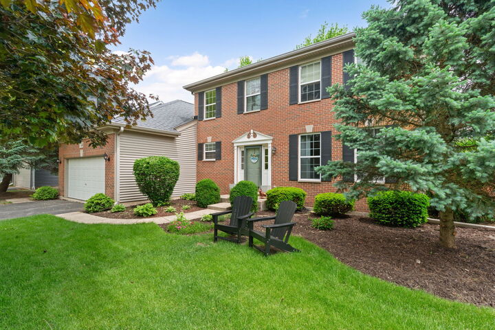 Property Photo: 110 Saint Germain Place IL 60175