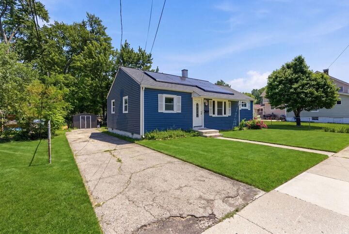 Property Photo: 361 Trask Street IL 60505