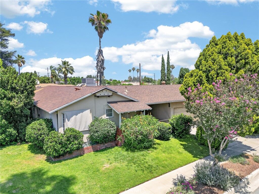 Property Photo:  977 N Riverside  CA 92376 