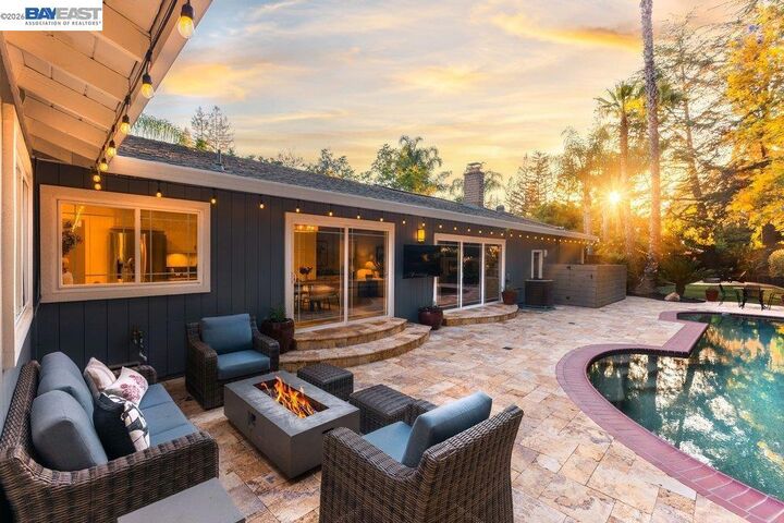 Property Photo:  3081 Oakraider Dr  CA 94507 