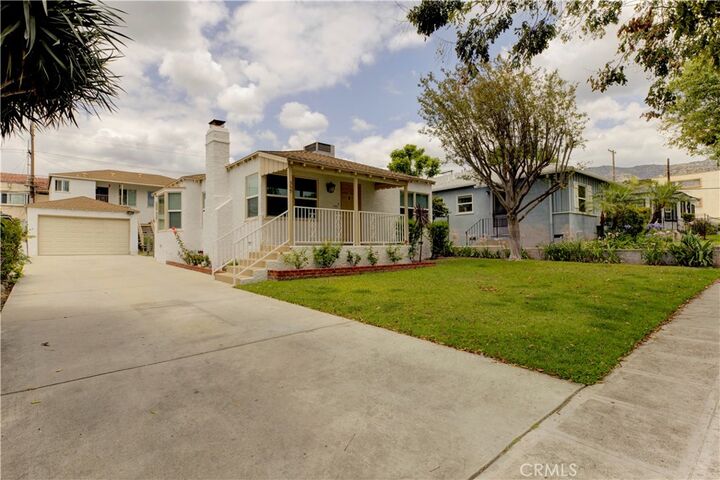 Property Photo:  559 E Providencia  CA 91501 