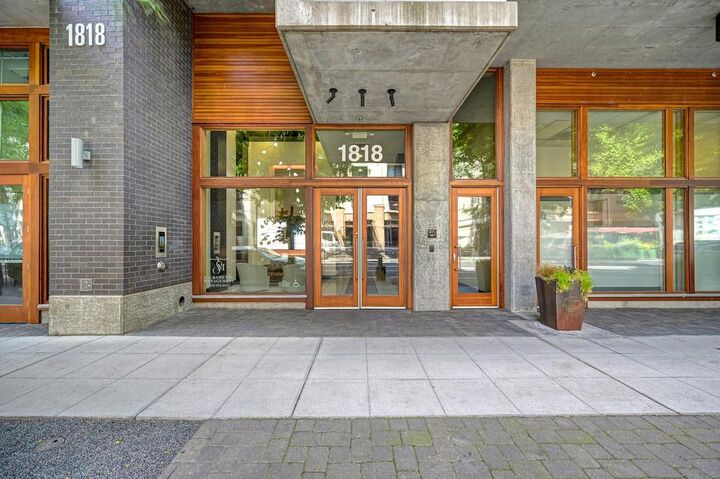 Property Photo:  1818 L Street 810  CA 95811 