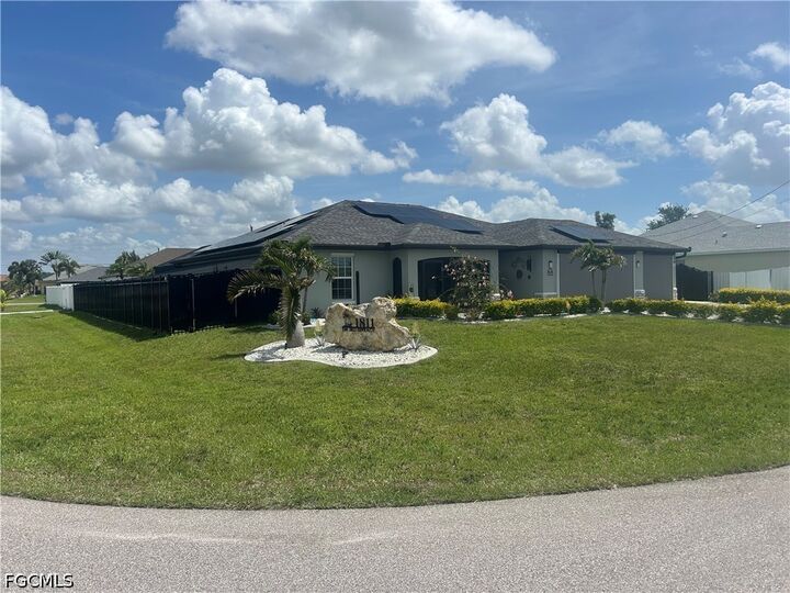 Property Photo:  1811 SW 3rd Terrace  FL 33991 