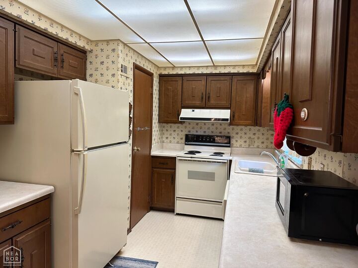 Property Photo:  1121 Meadowbrook Drive Drive  AR 72653 