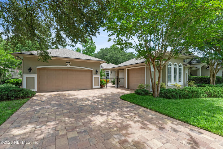 Property Photo:  1015 Green Pine Circle  FL 32065 
