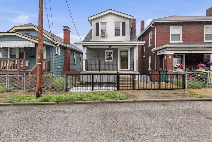 Property Photo:  221 W 13th Street  KY 41071 