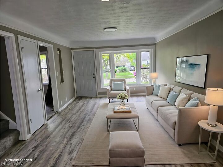 Property Photo: 13508 Oakview Boulevard OH 44125