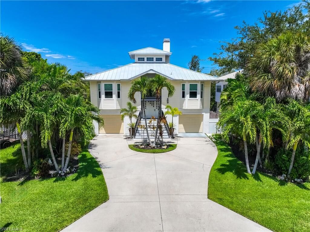 Property Photo:  2958 Poplar St  FL 34112 