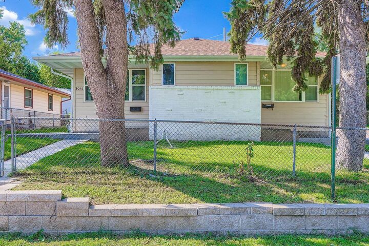 Property Photo:  4037 37th Avenue N  MN 55422 