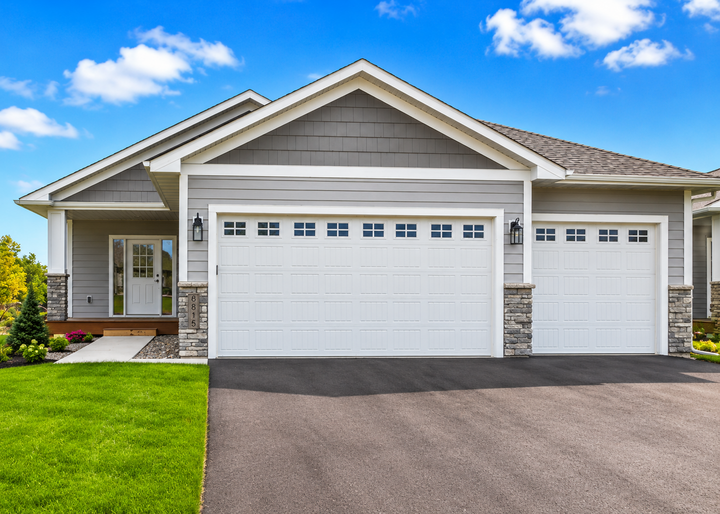 Property Photo: 9815 Pinehurst Drive MN 55020