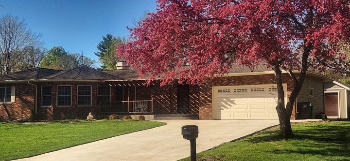 Property Photo:  1005 Richway Drive W  MN 56007 