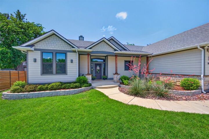 Property Photo:  815 W Ball Street  TX 76086 