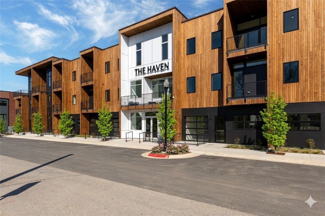 Property Photo:  905 SE 4th Street 203  AR 72712 