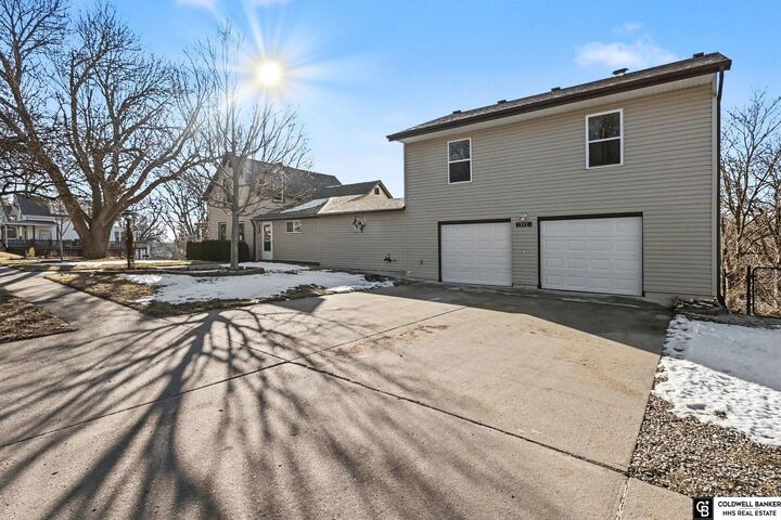 Property Photo:  1101 Main Street  NE 68048 