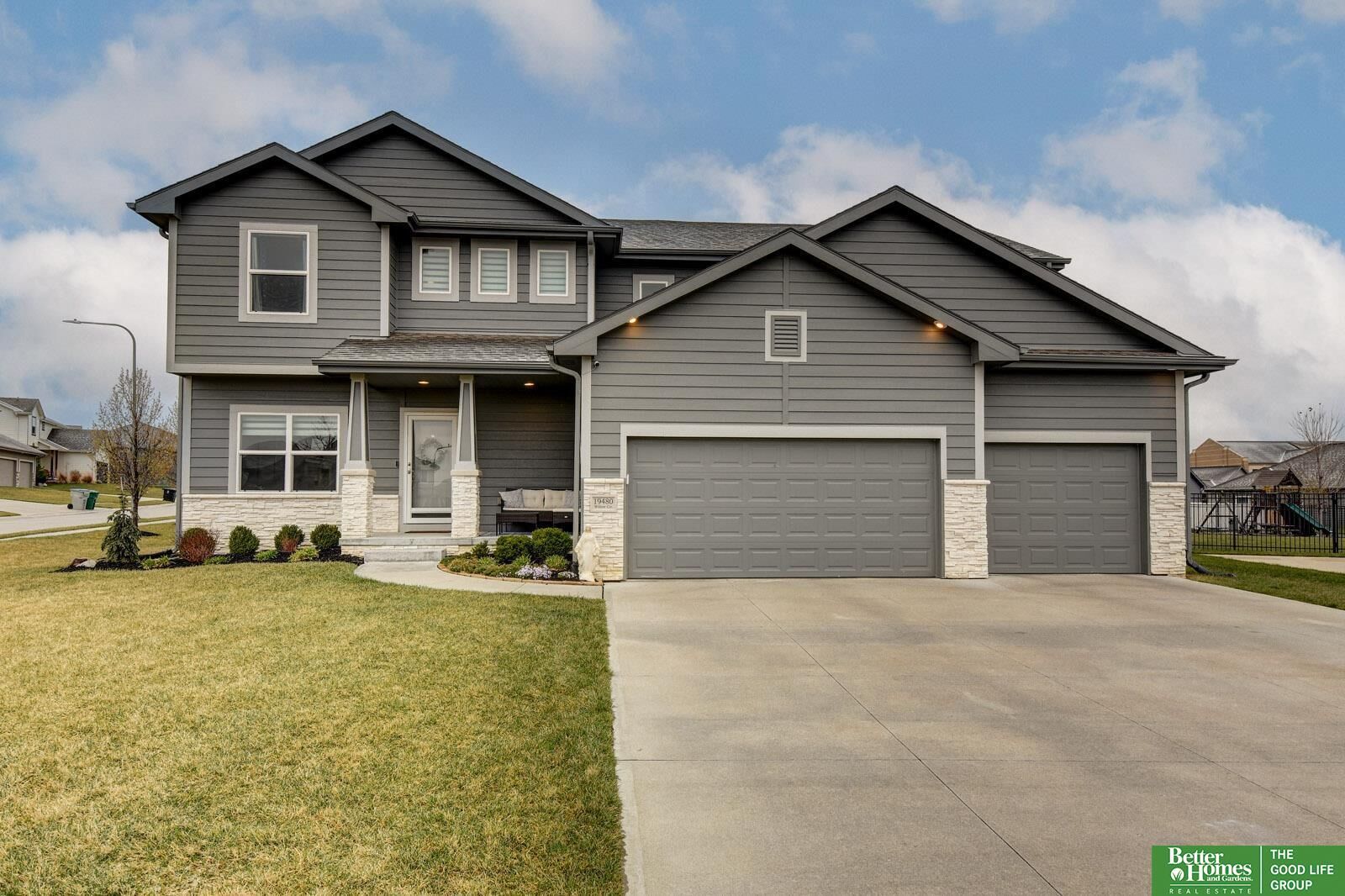 Property Photo:  19480 Willow Circle  NE 68028 