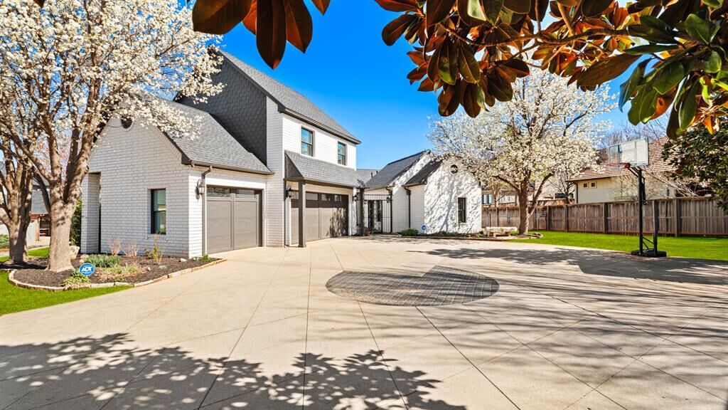 Property Photo: 16808 Conifer Lane OK 73012