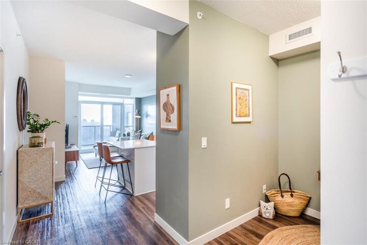 Property Photo:  2093 Fairview Street 1405  ON L7R 0E6 