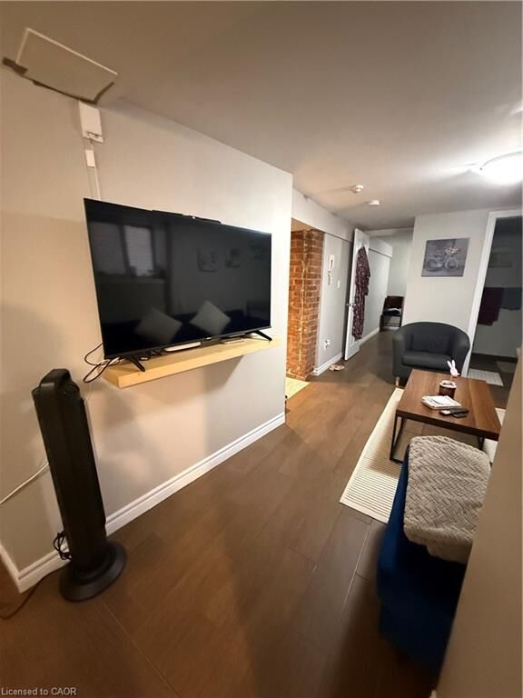 Property Photo:  947 Main Street E 6  ON L8M 1M9 