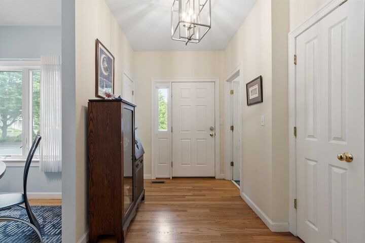 Property Photo: 5 Vine Brook Way 5 MA 01801