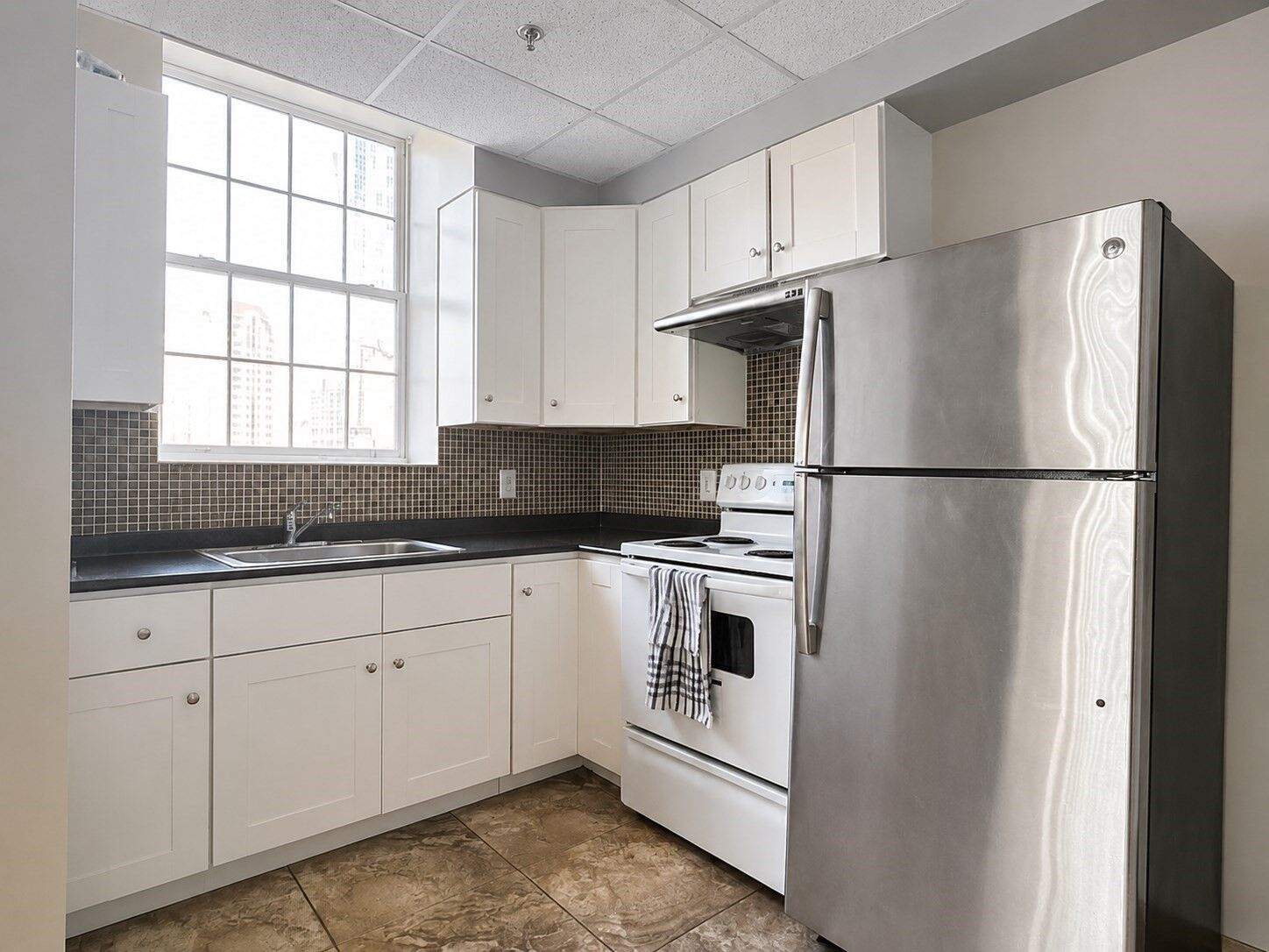 Property Photo: 72 Kneeland 503 MA 02111