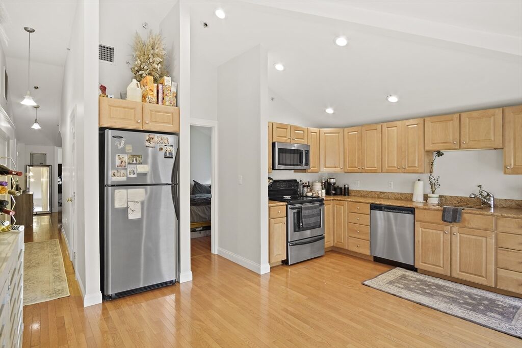 Property Photo: 266 Essex St 6 MA 01970