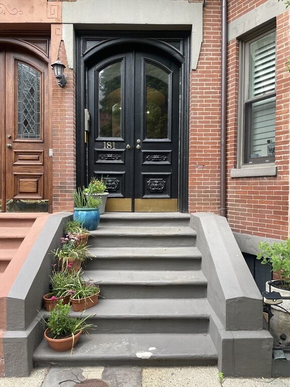 Property Photo:  181 Warren Ave 3  MA 02116 