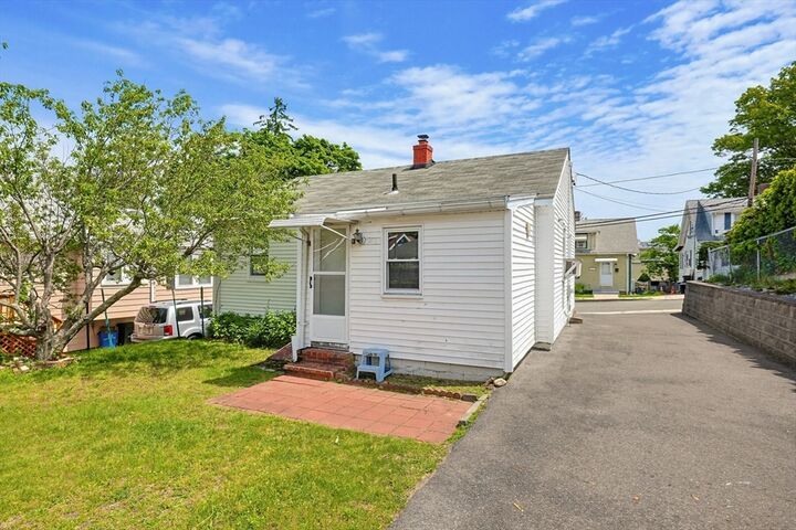 Property Photo:  15 Becket St  MA 02171 