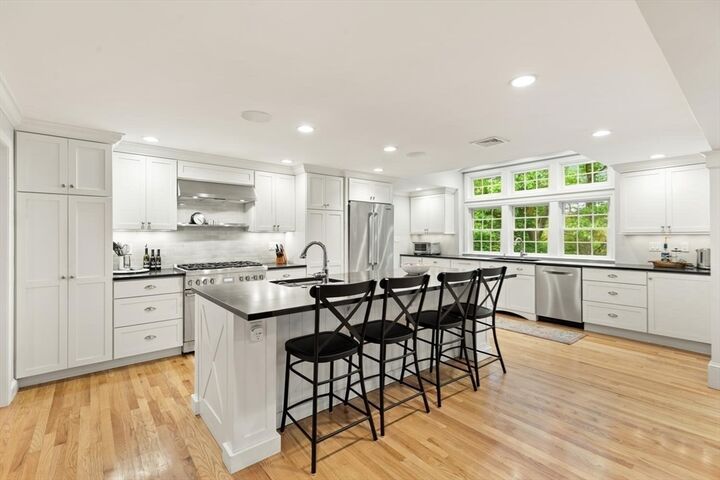 Property Photo:  105 Thornberry Rd  MA 01890 