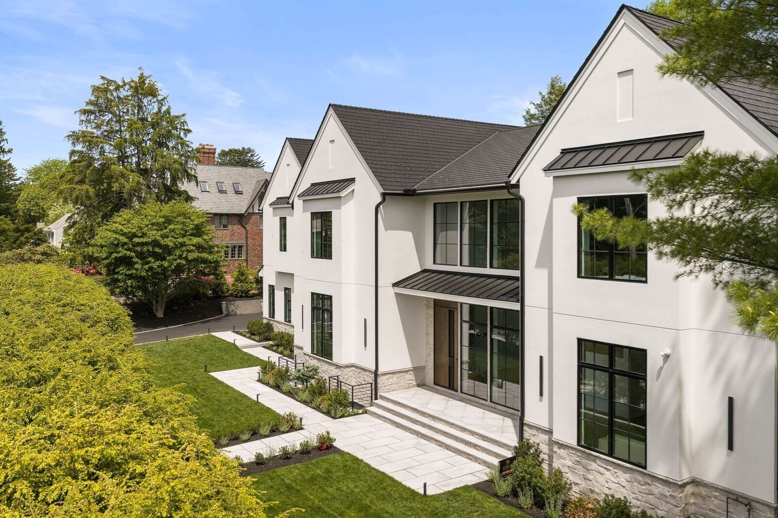 Property Photo:  19 Bonnybrook Road  MA 02468 