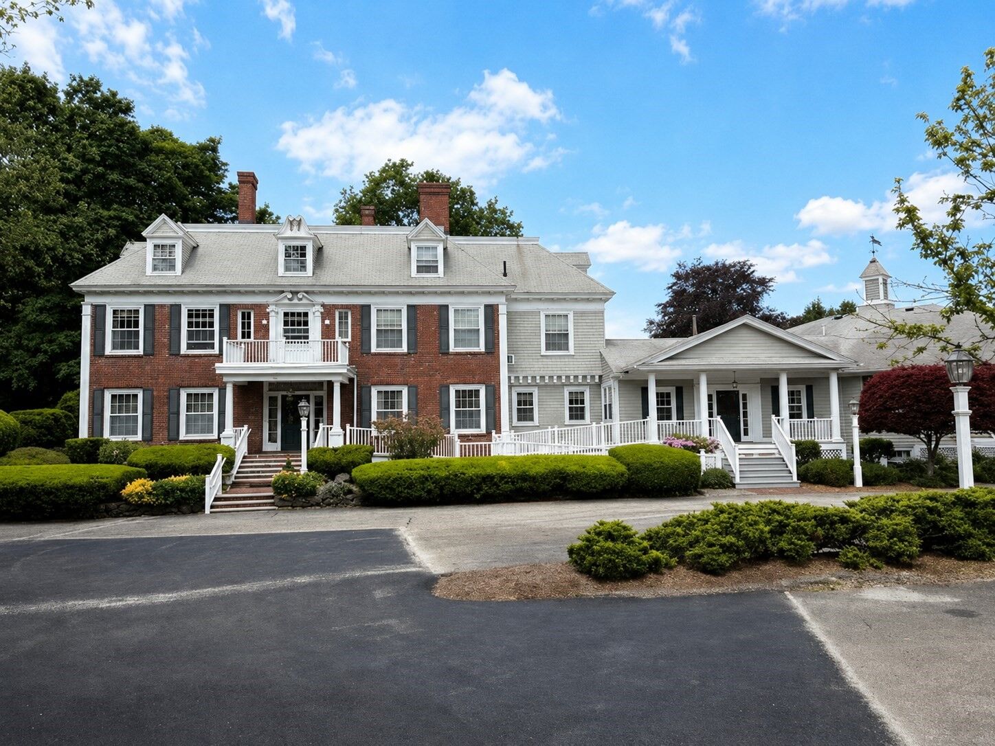 Property Photo: 5 Porter Rd 202 MA 01810