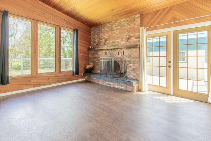 Property Photo: 67 E 200 S AB T0K 2S0