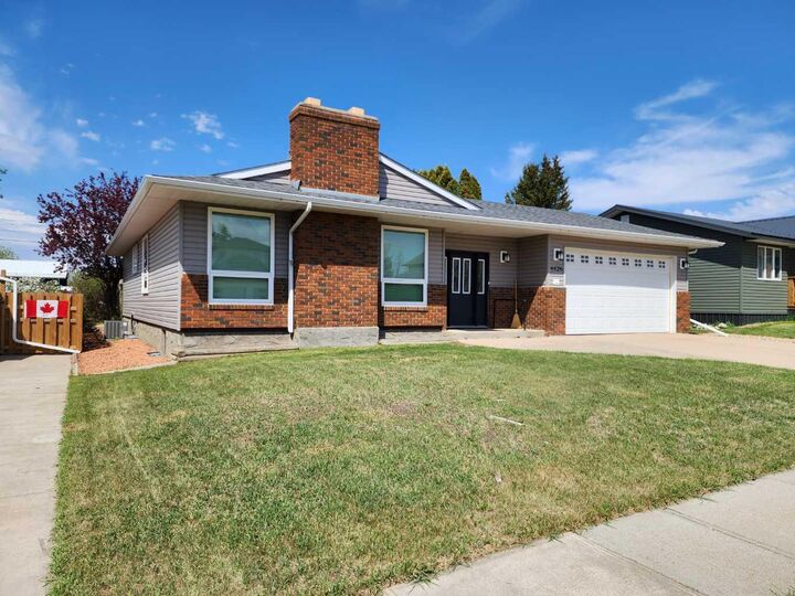 Property Photo: 4826 58 Street AB T0B 2L0