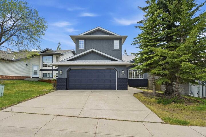 142 Elizabeth Way SE — photo 1