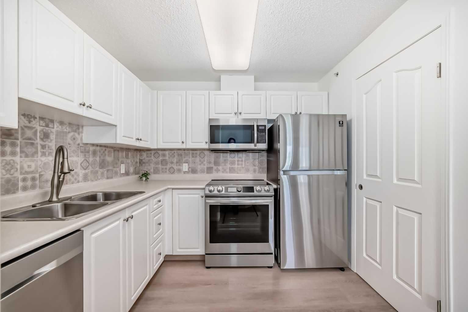 Property Photo:  5000 Somervale Court SW 412  AB T2Y 4M1 