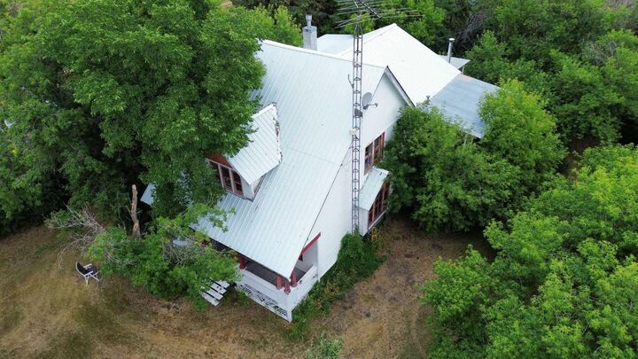 Property Photo:  41004 Range Road 215  AB T0B 0H0 
