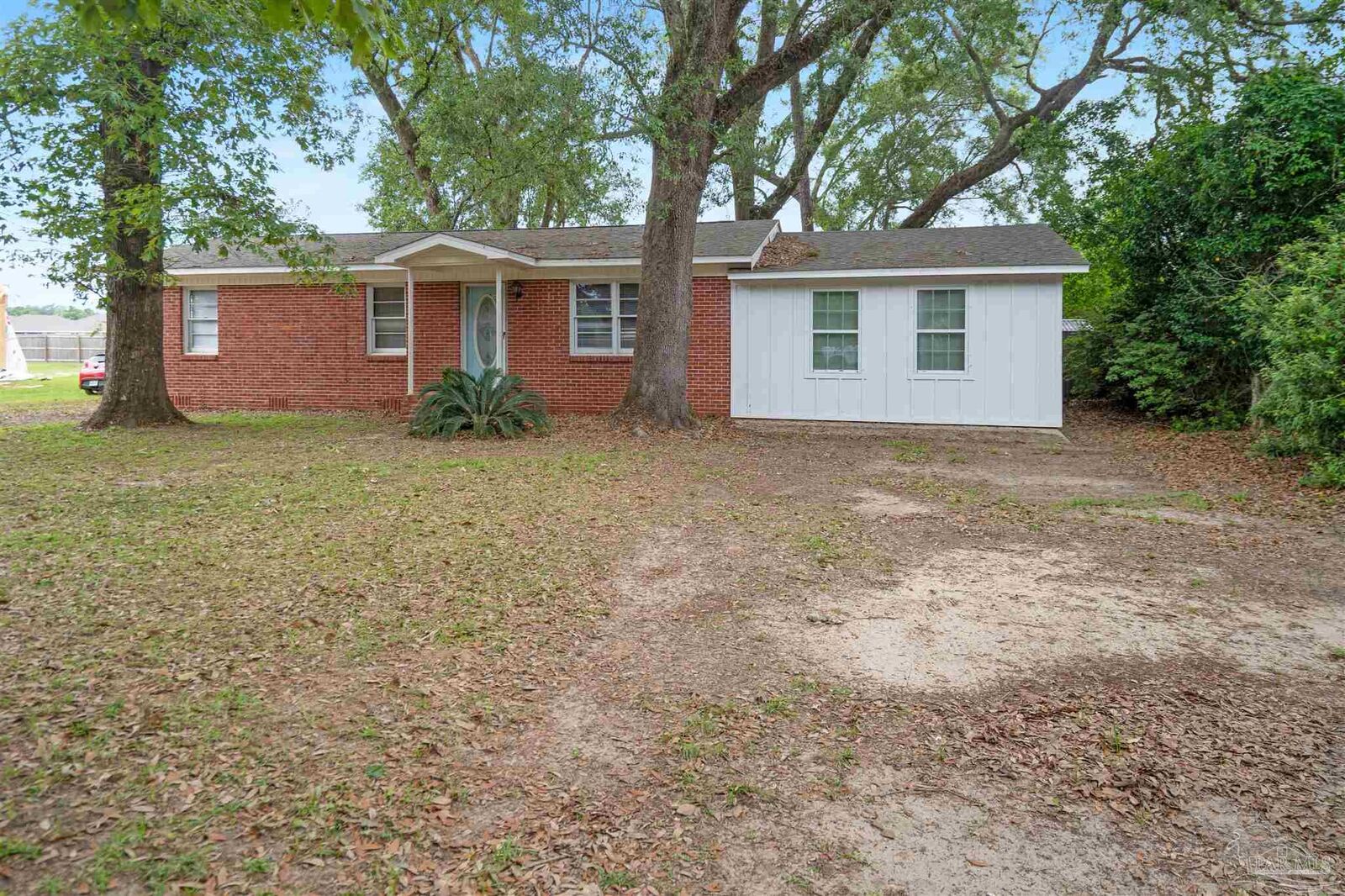 Property Photo: 118 Czar Ln FL 32503