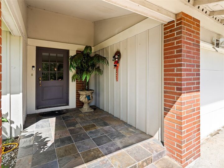 Property Photo: 32416 29th Avenue SW WA 98023