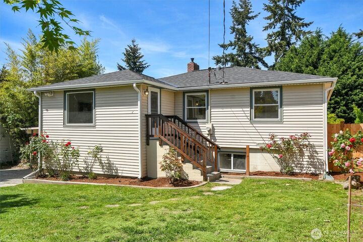 Property Photo:  1262 SW Orchard Street  WA 98106 