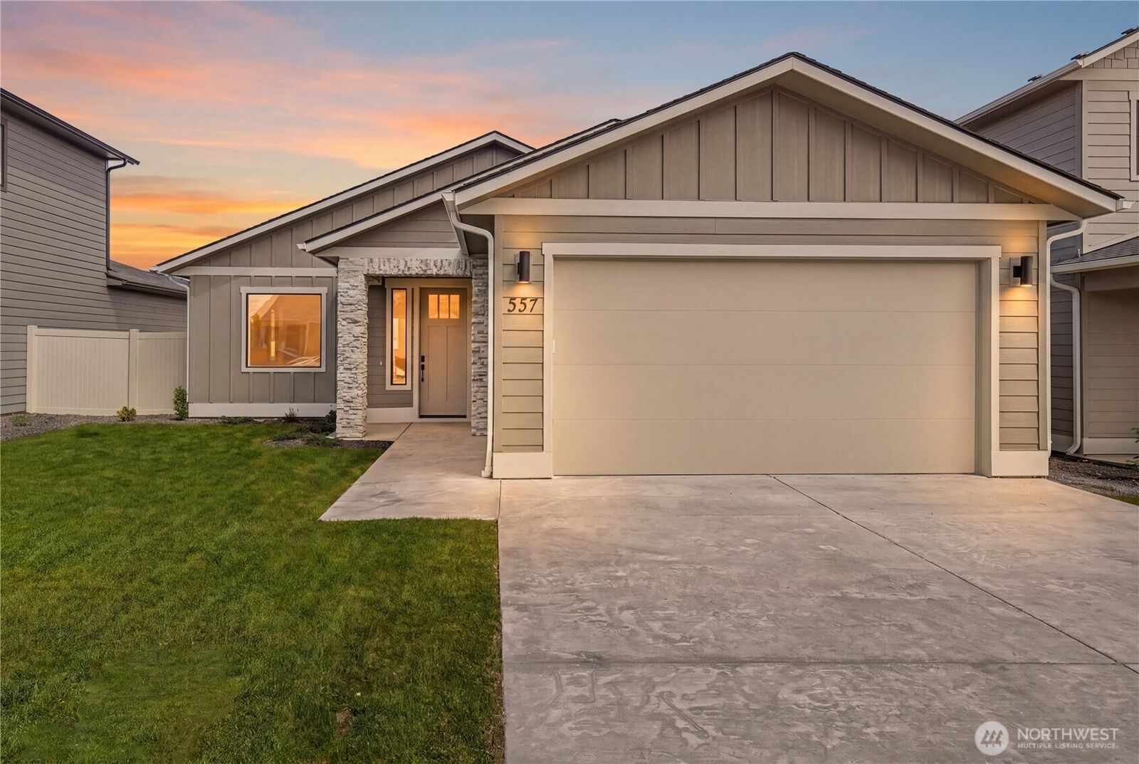 Property Photo: 557 S Perry Avenue WA 98802