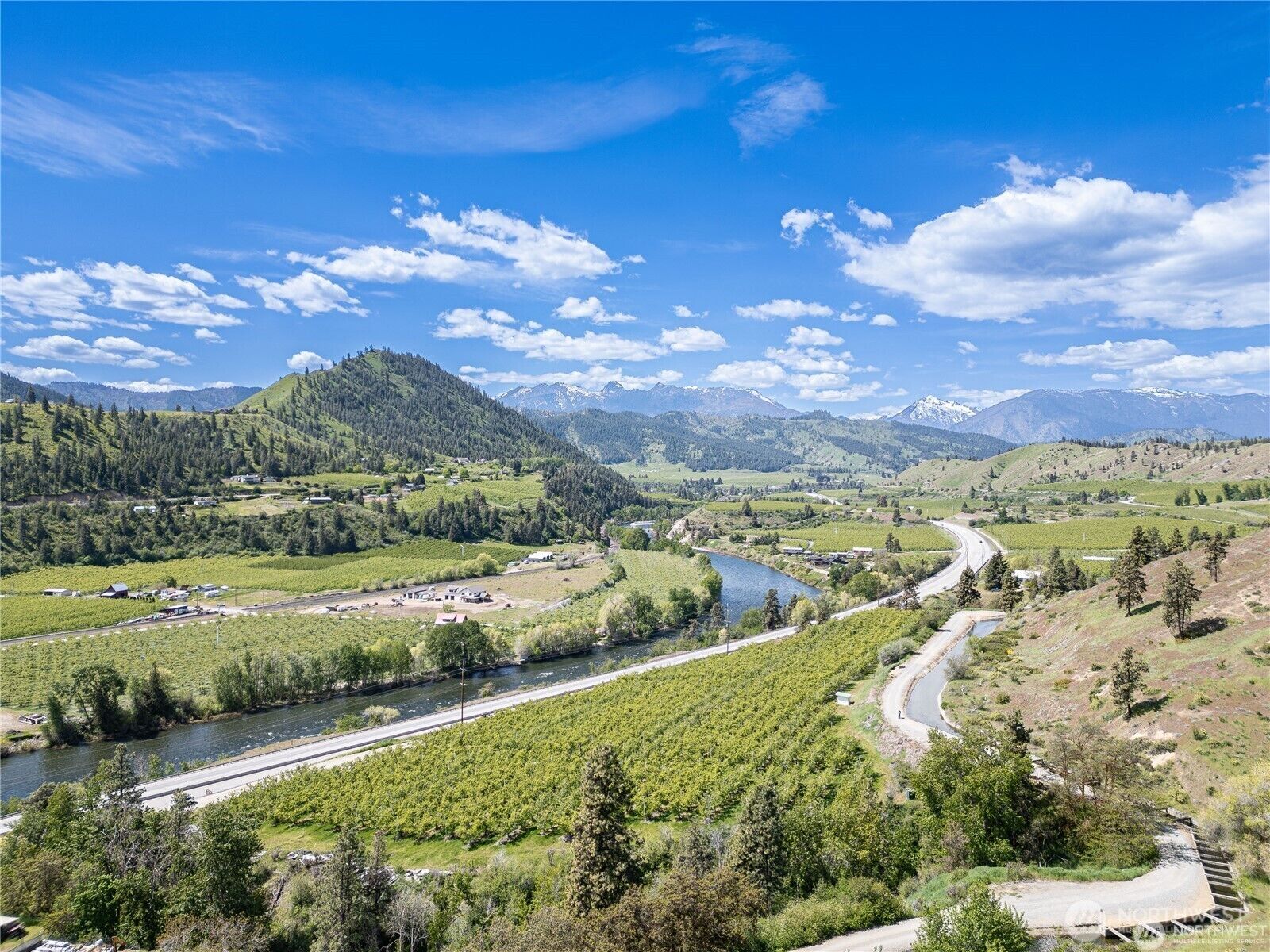 Property Photo:  1  Sunburst Lane  WA 98815 